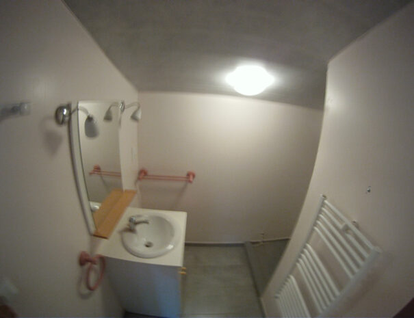 Salle d'eau gite Le Sud